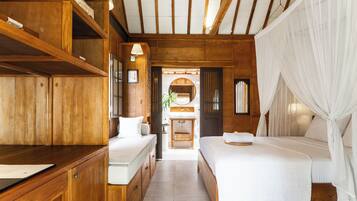 1 bedroom, desk, WiFi, bed sheets