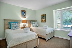 3 bedrooms, individually decorated, individually furnished, bed sheets - 1722 Bluff Villas at The Sea Pines Resort (Hilton Head Island)