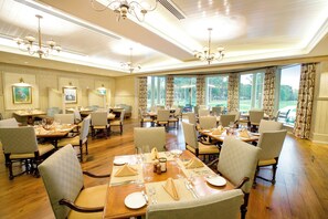 Dining - 1261 Harbour Town Club at The Sea Pines Resort (Hilton Head Island)