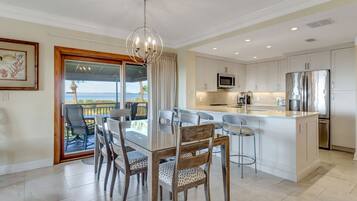 Villa, Multiple Beds, Kitchen (1868 Beachside Tennis) | Dining