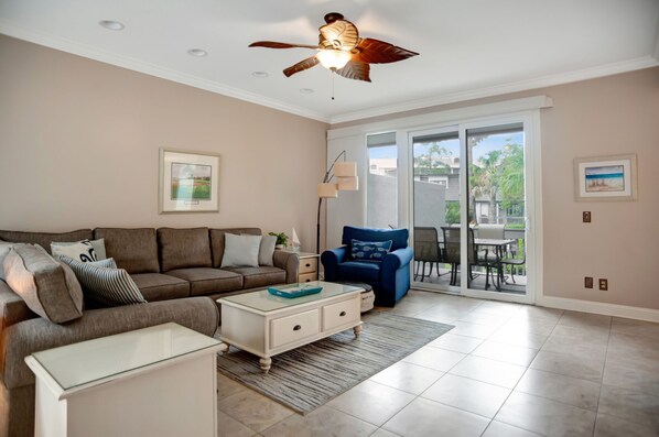 Villa, plusieurs lits, cuisine, vue jardin (1270 Harbour Town Club) | Coin séjour