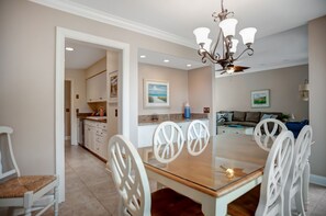 Villa, plusieurs lits, cuisine, vue jardin (1270 Harbour Town Club) | Restauration