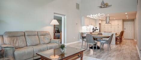 Villa, Multiple Beds, Kitchen (1864 Beachside Tennis) | Living area