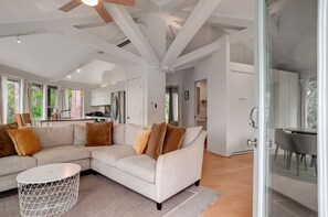 Villa, Multiple Beds, Kitchen, Garden View (2075 Deer Island) | Living area | 42-inch flat-screen TV with digital channels - 2075 Deer Island at The Sea Pines Resort (Hilton Head Island)