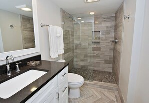 Villa, Multiple Beds, Kitchen, Pool View (1255 Harbour Town Club) | Bathroom | Towels