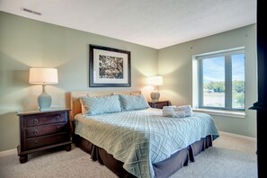 빌라, 킹사이즈침대 1개 및 소파베드, 주방 (1739 Bluff Villas) | 1 개의 침실, 각각 다른 스타일의 인테리어, 각각 다르게 가구 비치, 침대 시트