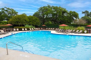 Outdoor pool - 2219 Heritage Villas at The Sea Pines Resort (Hilton Head Island)
