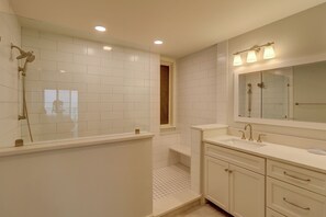Villa, letti multipli, cucina (1919 South Beach Club) | Bagno | Asciugamani