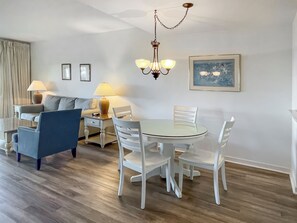 Villa, 1 King Bed with Sofa bed, Kitchen, Beach View (1824 Beachside Tennis) | Interior