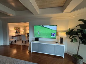 House, Multiple Beds, Balcony (2001 Turtle Lane) | Interior