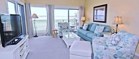 Vila, Beberapa Tempat Tidur, dapur (1892 Beachside Tennis) | Area keluarga | Televisi layar datar 42-inci dengan saluran TV digital