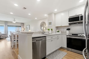Villa - flere senge - køkken (1835 Beachside Tennis) | Privat køkken | Kaffe-/temaskine, spisebord