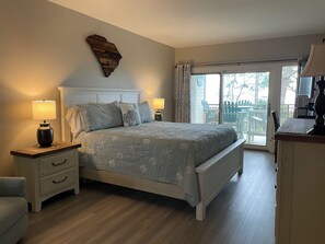 Vila, várias camas, cozinha, vista para o jardim (1828 Beachside Tennis) | 2 quartos, individualmente decorados, individualmente mobiliados