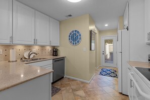 วิลล่า, หลายเตียง, ห้องครัว (2201 Heritage Villas) | ครัวส่วนตัว | เครื่องชงกาแฟ/ชา, โต๊ะรับประทานอาหาร