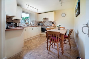 Fridge, oven, dishwasher - Meadow View, Chapel Stile (Ambleside)