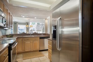 Villa, Multiple Beds, Kitchen (2449 Inland Harbour) | Private kitchen | Coffee/tea maker - 2449 Inland Harbour at The Sea Pines Resort (Hilton Head Island)