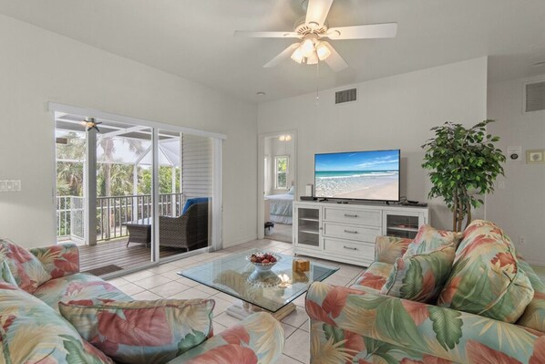 Smart TV - Peaceful 3BR Island Home with Private Pool – Walk to the Beach! (Sanibel)
