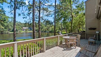 Khu ẩm thực ngoài trời