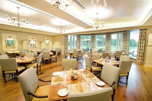 Dining - 2332 Racquet Club at The Sea Pines Resort (Hilton Head Island)