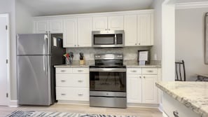 Villa, plusieurs lits, cuisine, vue jardin (2296 Heritage Villas) | Cuisine privée | Cafetière/bouilloire, tables à manger