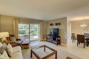 Villa, Multiple Beds, Kitchen, Garden View (2303 Heritage Villas) | Living area | 42-inch flat-screen TV with digital channels - 2303 Heritage Villas at The Sea Pines Resort (Hilton Head Island)