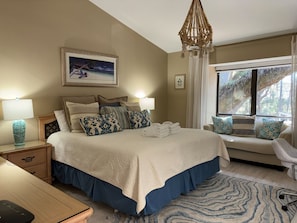 1 bedroom, individually decorated, individually furnished, bed sheets - 2411 Lighthouse Tennis at The Sea Pines Resort (Hilton Head Island)
