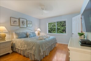 Villa, 1 kingsize-seng med sovesofa, kjøkken, hageutsikt (2370 Racquet Club) | 1 soverom, individuelt dekorert, individuelt innredet og sengetøy