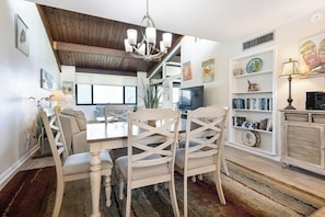 Dining - Top-Floor 2BR Corner Condo | Gulf Views, Pool, & Beach Access (Sanibel)