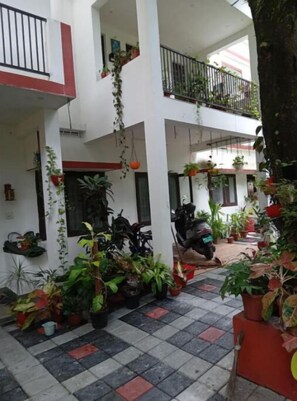 Property grounds - Gerards Home stay Fortkochi Budget Double Room (Kochi)