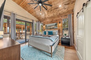 7 bedrooms, travel cot, free WiFi, bed sheets - Pool • Sauna • Pickleball/Basketball • Turf Field • Game Room • Sleeps 26 (Broken Bow)