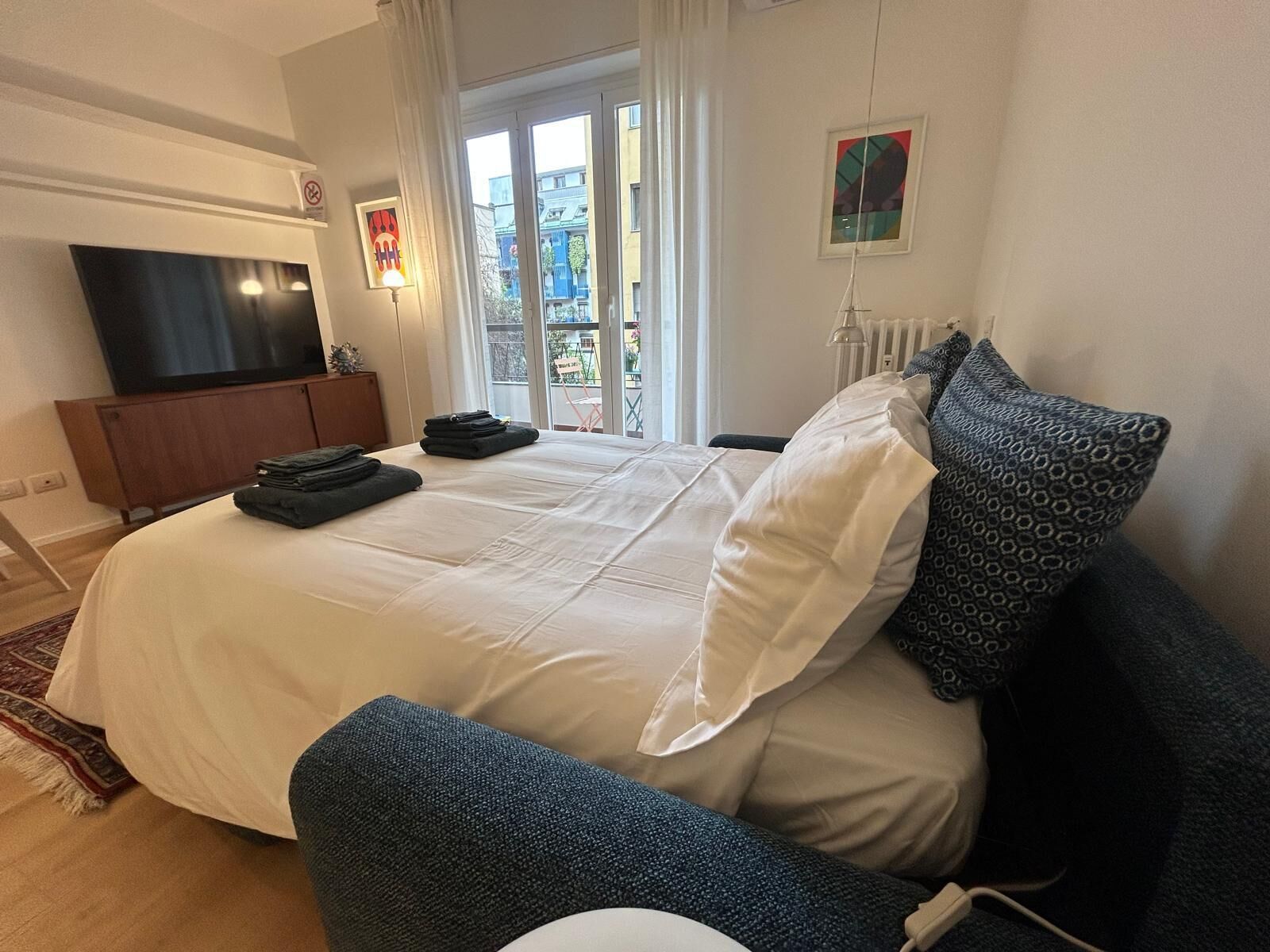 1 Schlafzimmer, Zimmersafe, Schreibtisch, Bügeleisen/Bügelbrett