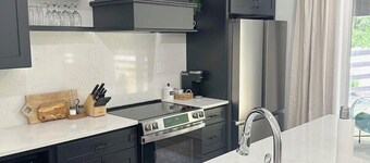 Luxury 2 Bedroom Lakeside Cabin in Murray KY with Lake Access