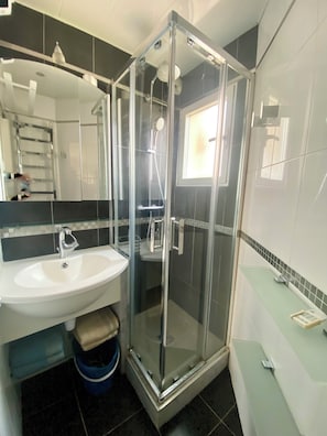 Towels, soap, toilet paper