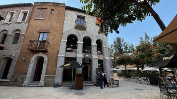 Exclusive Suite | Exterior