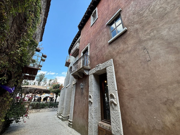 Exclusive Suite | Exterior - Suite Leonardo (Val'Quirico)