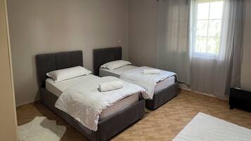 3 soverom, strykejern/-brett, wi-fi (inkludert) og sengetøy