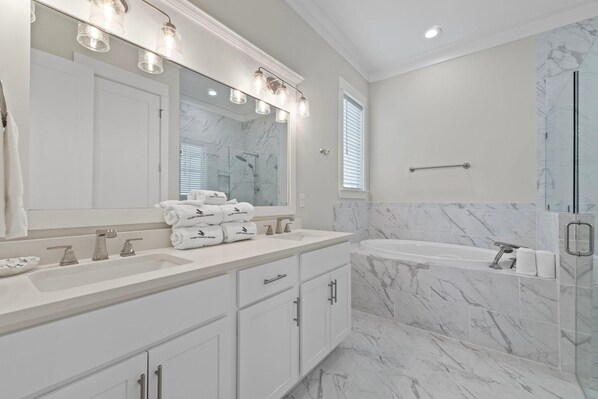 House, Multiple Beds (Sugar Shores at Summer Salt) | Bathroom