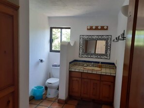 Comfort Apartment, Multiple Beds, Patio, Garden View | Bathroom | Shower - Casa Pajaros  (Cabo Pulmo)