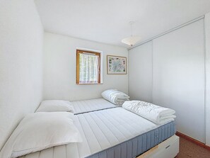3 camere