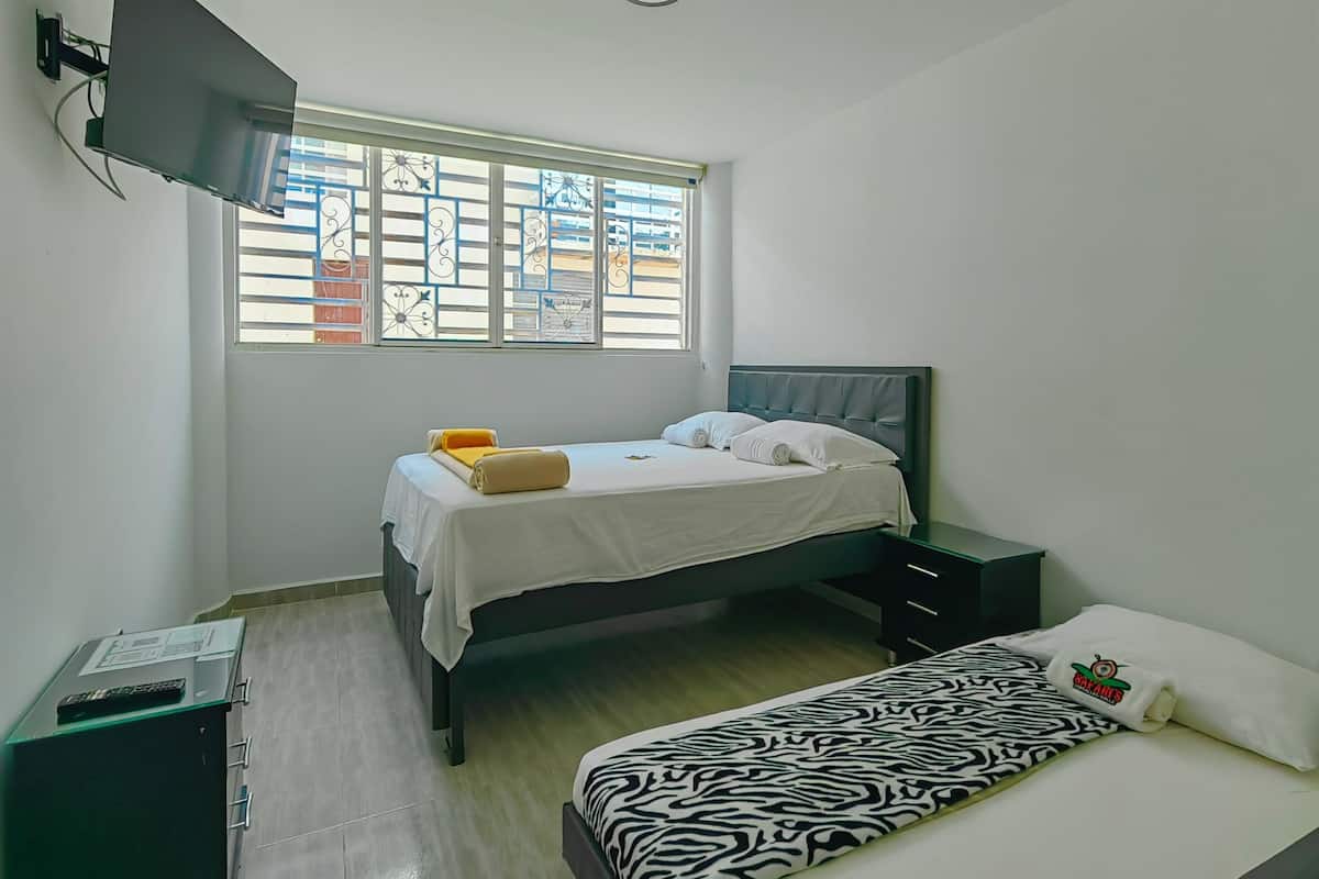 Comfort Quadruple Room | Desk, free WiFi