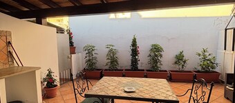 Independent apartments with fully equipped kitchen in central location