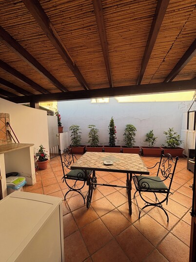 Independent apartments with fully equipped kitchen in central location