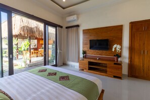 Classic Villa, 2 Bedrooms, Private Pool | Desk, laptop workspace, free WiFi - Siddhi Villa Ubud (Mas)