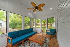 Terrace/patio - NEW! Bungalow off Floyd St in the heart of Covington (Covington)