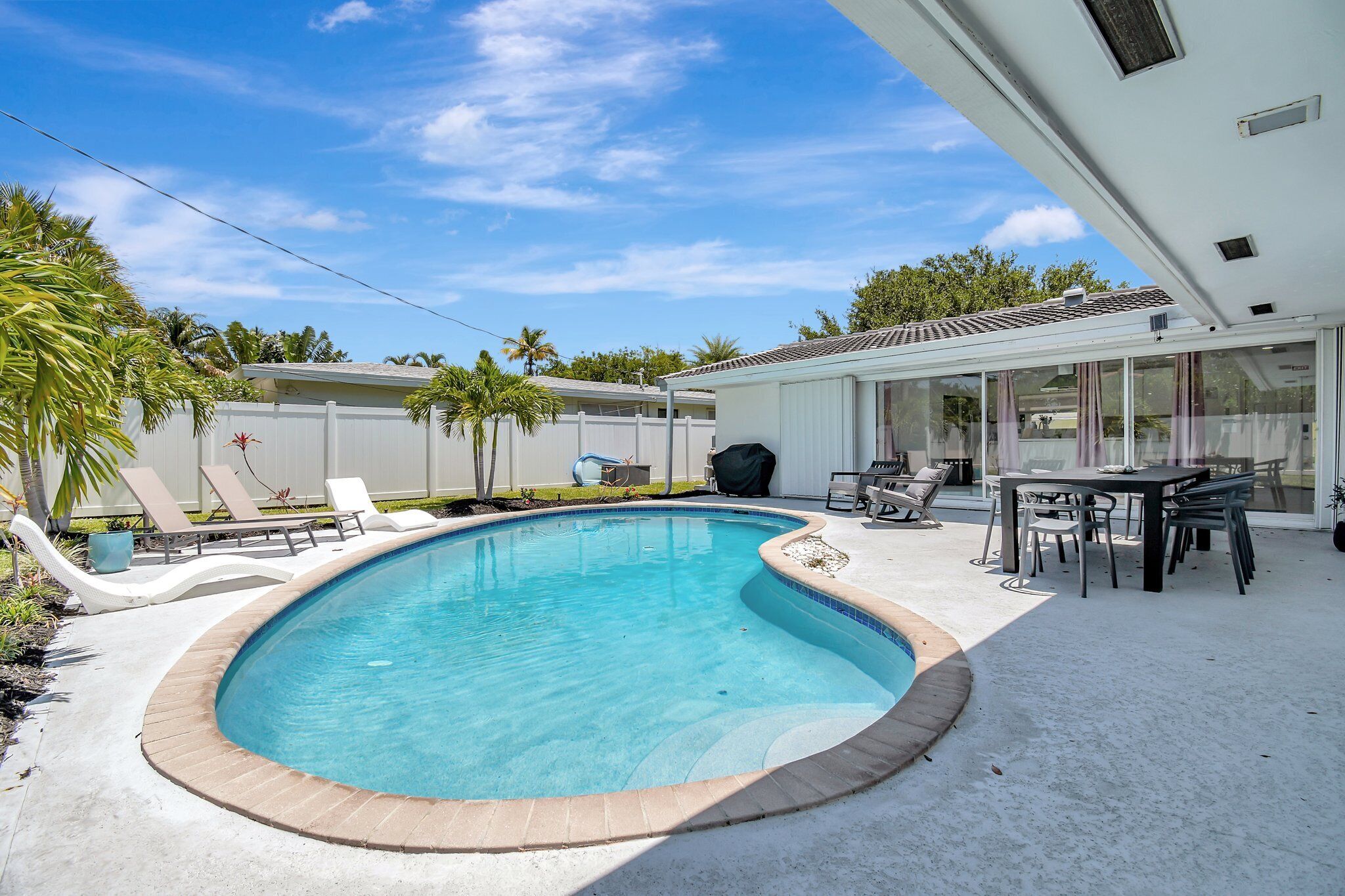 家庭獨棟房屋, 泳池景觀 | 露台/庭院