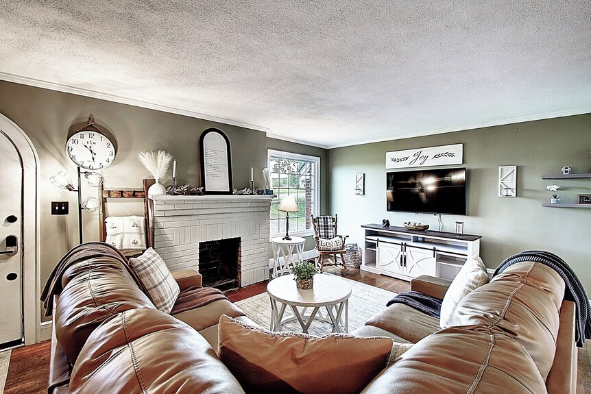 Fort Henry - Pool Table, Fire Pit, Prime Location In Kingsport - Fort Patrick Henry Lake, TN