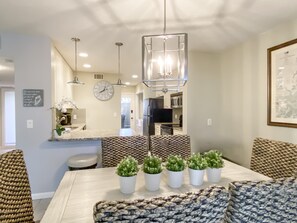 Vila, várias camas, cozinha, vista para o jardim (2278 Heritage Villas) | Opções para refeição