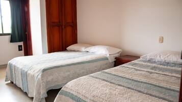 Family Room, City View | Laptop workspace, free WiFi