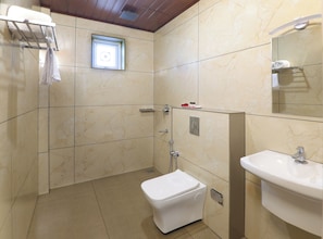 Room amenity - EVAARA RESORT (Devikolam)