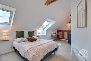 3 habitaciones, tabla de planchar con plancha, cuna de viaje y wifi